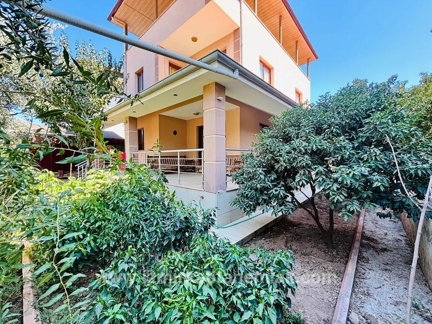 4+1 Bedroom Summerhouse For sale in Cumhuriyet Nbh. Seferihisar Doğanbey - 160 m²