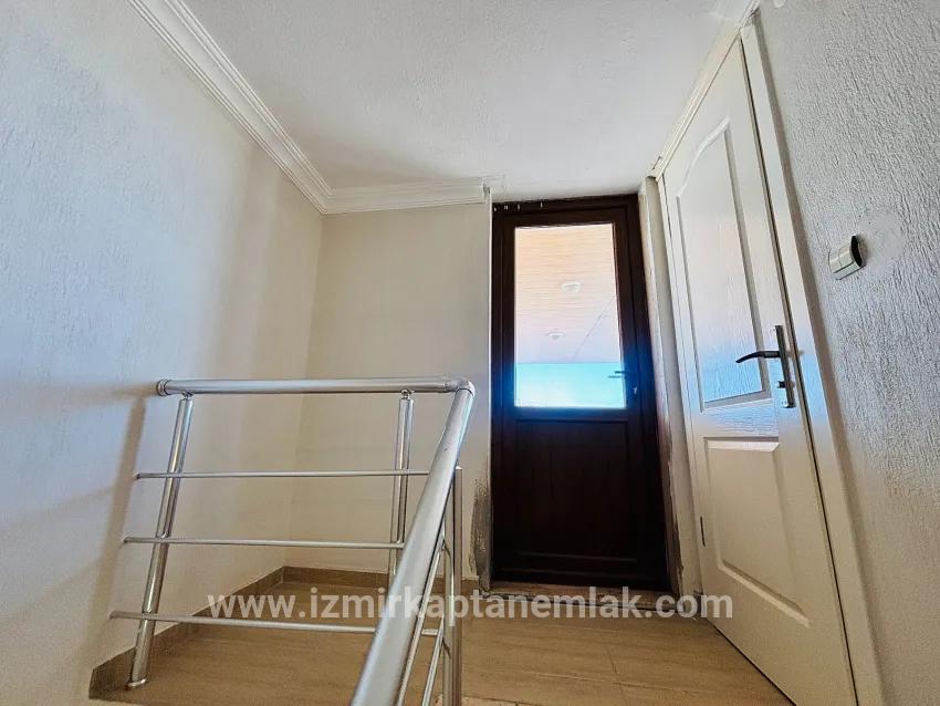 4+1 Bedroom Summerhouse For sale in Cumhuriyet Nbh. Seferihisar Doğanbey - 160 m²