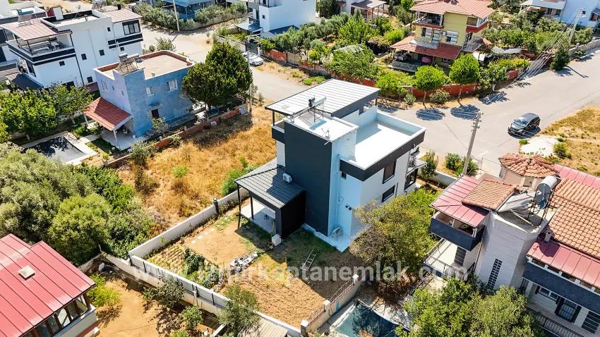 2+1 Bedroom Summerhouse For sale in Atatürk Nbh. Seferihisar Doğanbey - 135 m²