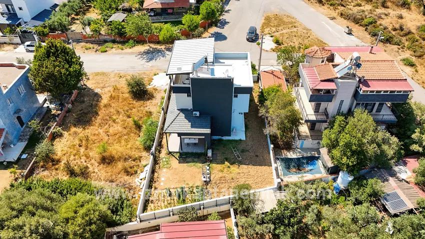 2+1 Bedroom Summerhouse For sale in Atatürk Nbh. Seferihisar Doğanbey - 135 m²