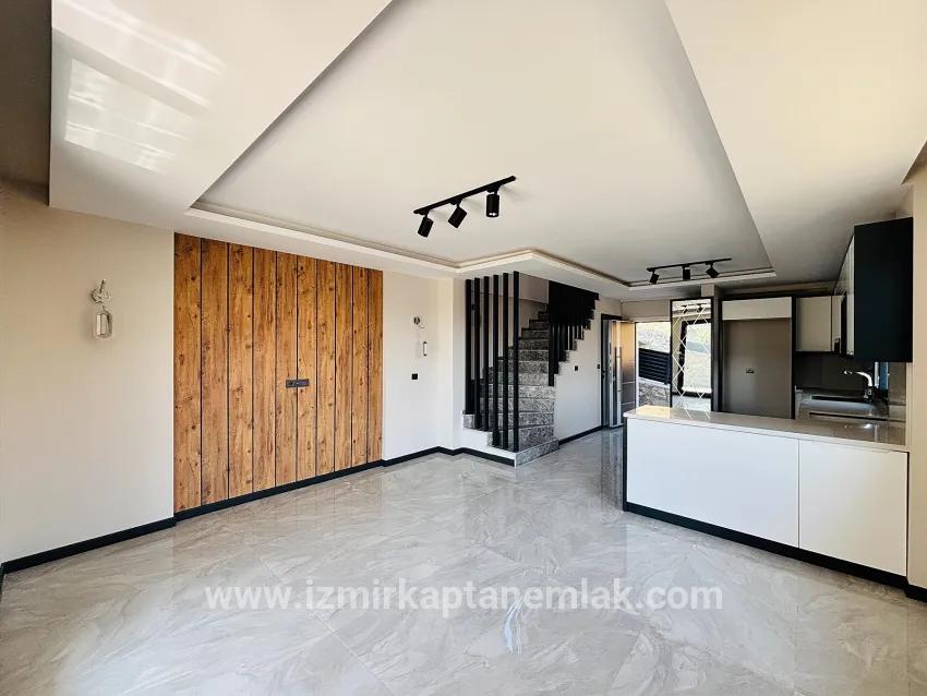 3+1 Bedroom Summerhouse For sale in Atatürk Nbh. Seferihisar Doğanbey - 150 m²