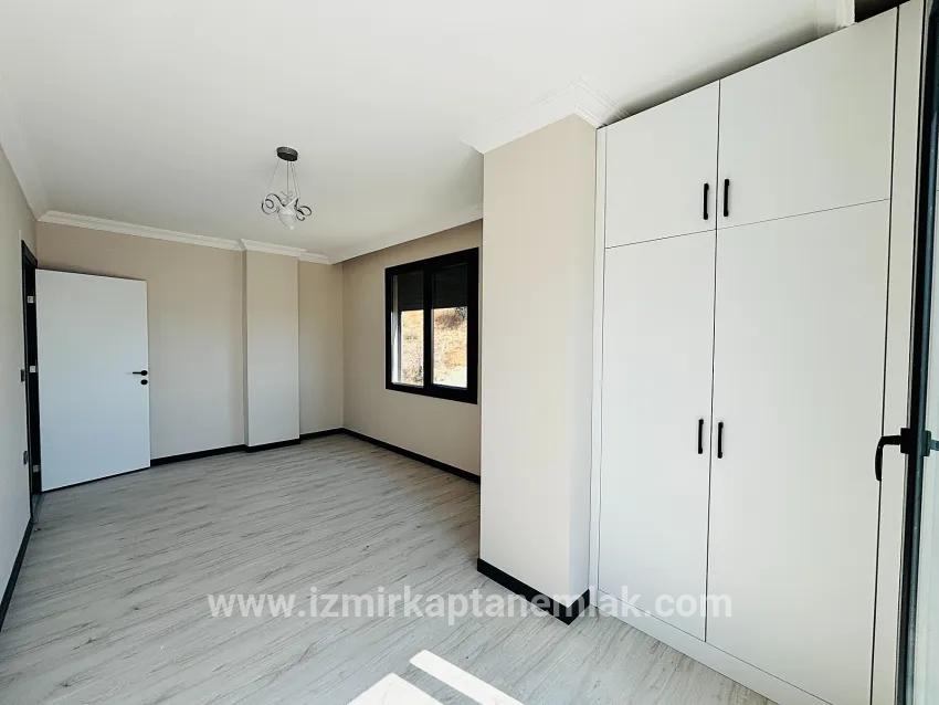 3+1 Bedroom Summerhouse For sale in Atatürk Nbh. Seferihisar Doğanbey - 150 m²