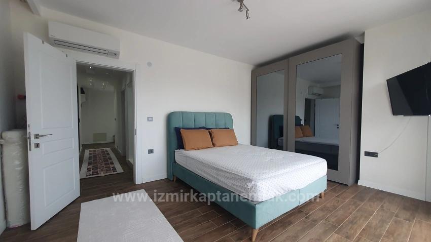 3+1 Villa With Pool And Garden For Sale On The Sea Side In Seferihisar Payamlı