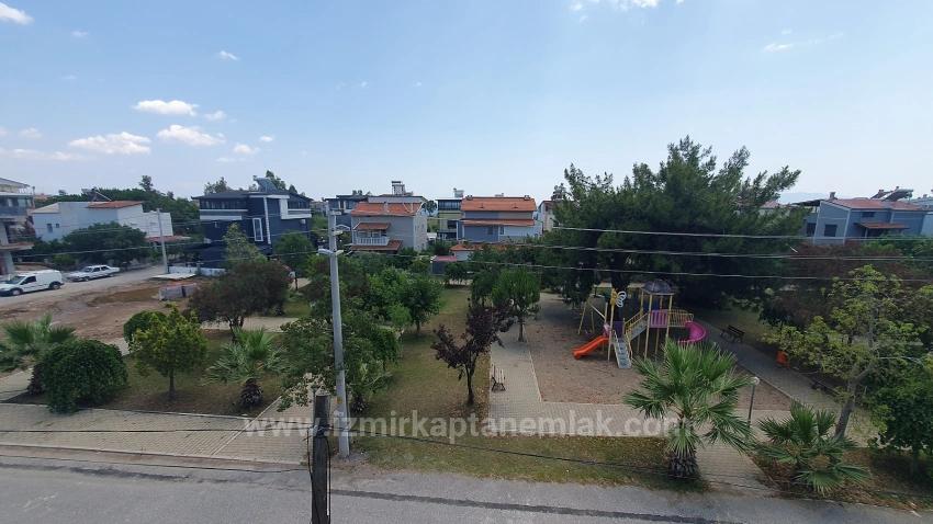 3+1 Villa With Pool And Garden For Sale On The Sea Side In Seferihisar Payamlı