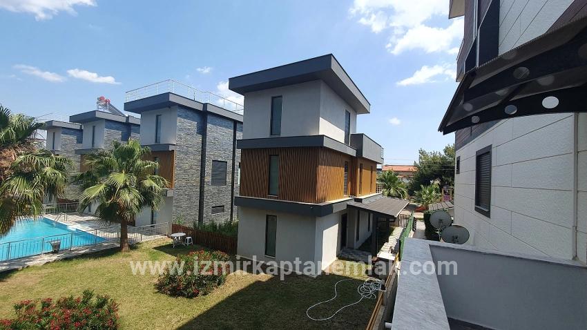3+1 Bedroom Summerhouse For sale in Payamlı Nbh. Seferihisar Doğanbey - 180 m²