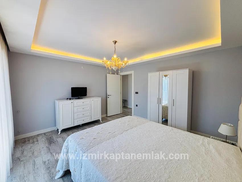3+1 Bedroom Summerhouse For sale in Cumhuriyet Nbh. Seferihisar Doğanbey - 290 m²