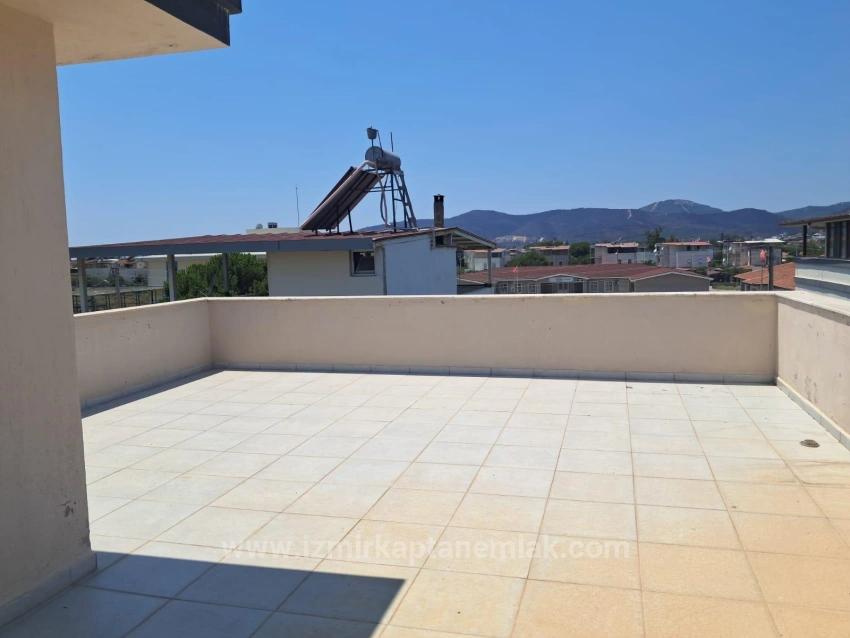 Spacious 2+1 Villa For Sale With Garden In Seferihisar Doğanbey