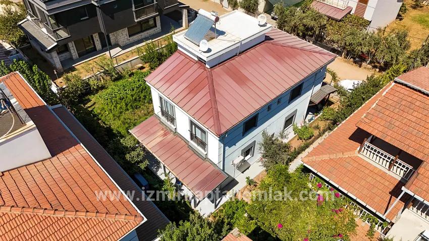 2+1 Bedroom Summerhouse For sale in Payamlı Nbh. Seferihisar Doğanbey - 95 m²