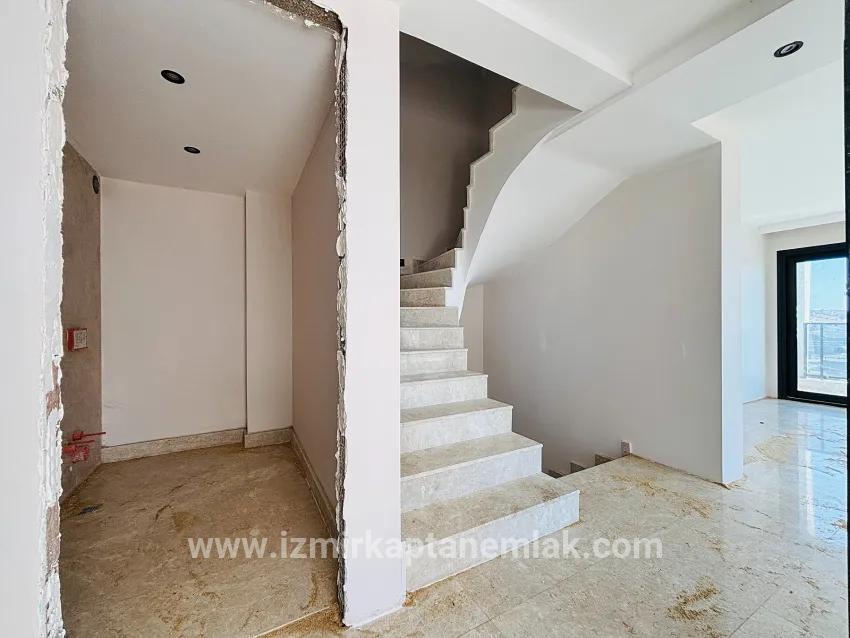 3+2 Bedroom Villa For sale in Turabiye Nbh. Seferihisar - 240 m²