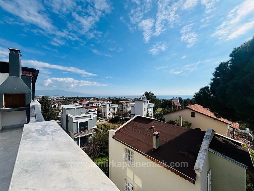 4+1 Villa For Sale With Sea View And Condominium In Seferihisar Doğanbey