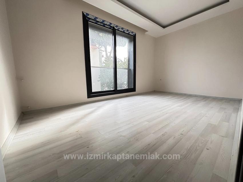 4+1 Villa For Sale With Sea View And Condominium In Seferihisar Doğanbey