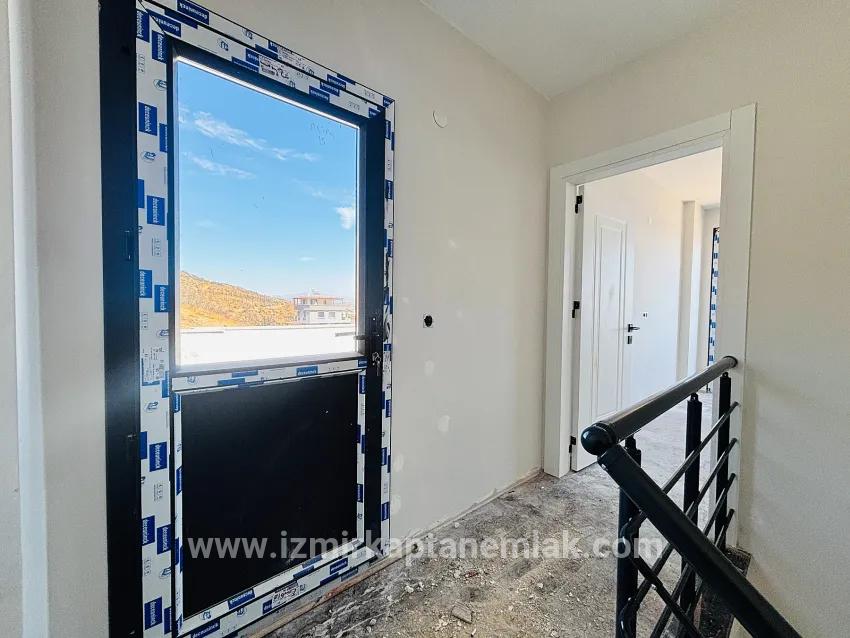 2+1 Bedroom Summerhouse For sale in Atatürk Nbh. Seferihisar Doğanbey - 115 m²