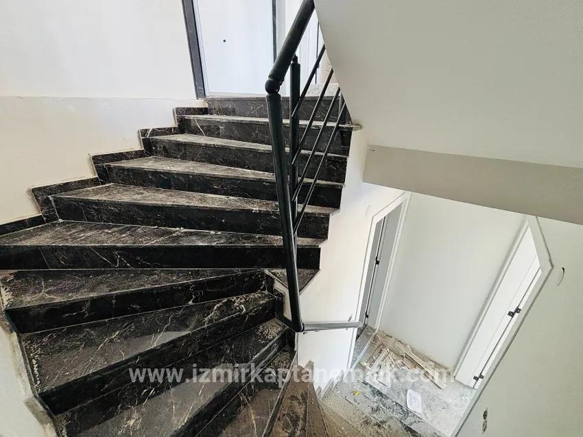 2+1 Bedroom Summerhouse For sale in Atatürk Nbh. Seferihisar Doğanbey - 115 m²