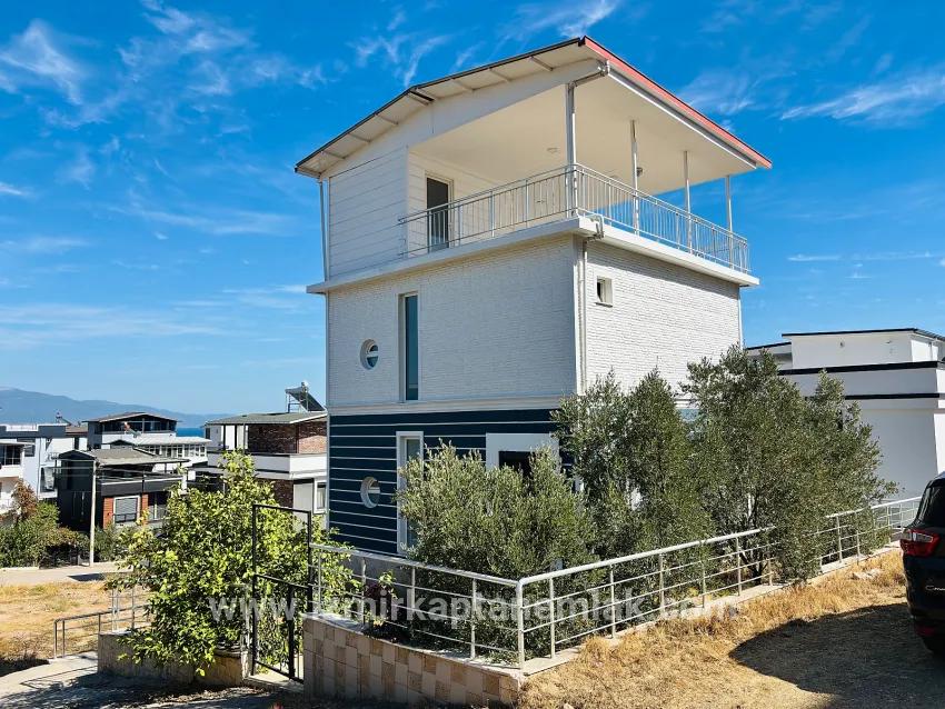 3+2 Bedroom Summerhouse For sale in Atatürk Nbh. Seferihisar Doğanbey - 160 m²