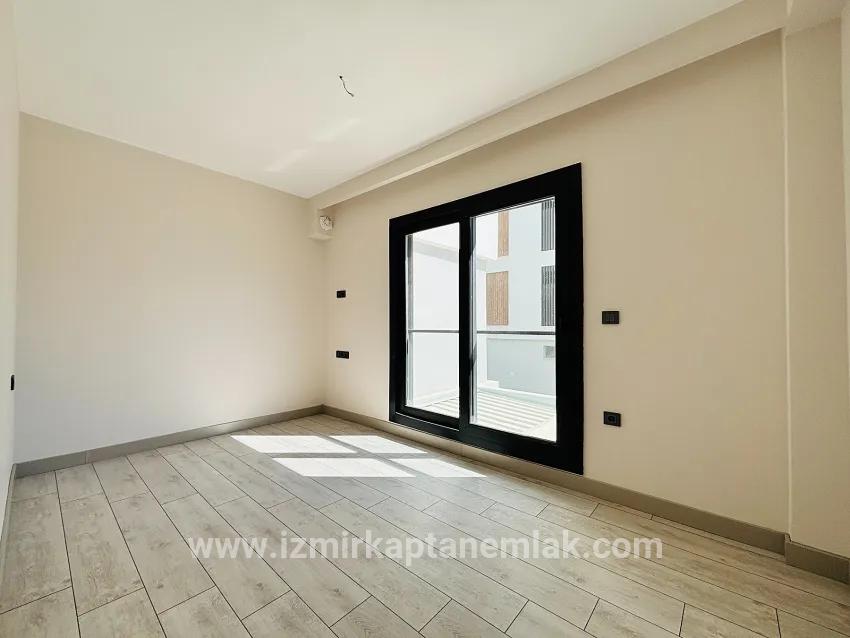2+1 Bedroom Apartment For sale in Necat Hepkon Nbh. Seferihisar - 110 m²