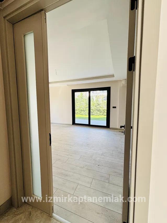 2+1 Bedroom Apartment For sale in Necat Hepkon Nbh. Seferihisar - 110 m²