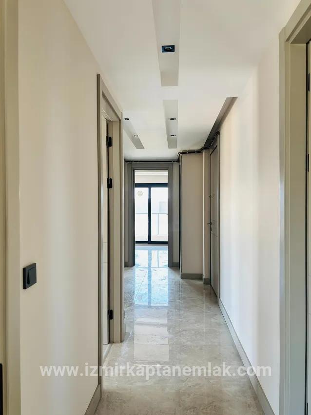 3+1 Bedroom Apartment For sale in Necat Hepkon Nbh. Seferihisar - 160 m²