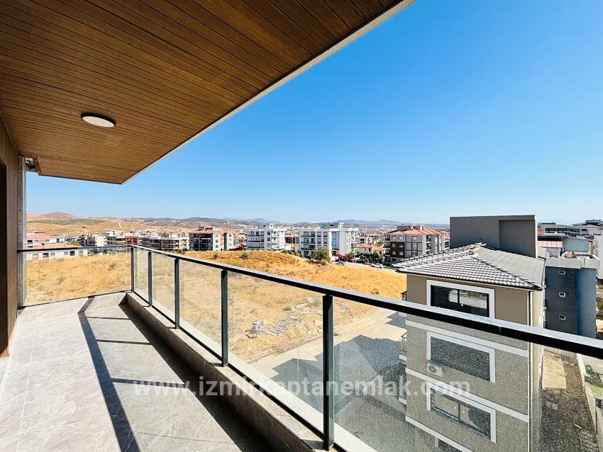 3+1 Bedroom Apartment For sale in Necat Hepkon Nbh. Seferihisar - 160 m²