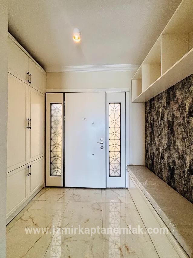 4+1 Bedroom Summerhouse For sale in Payamlı Nbh. Seferihisar Doğanbey - 300 m²