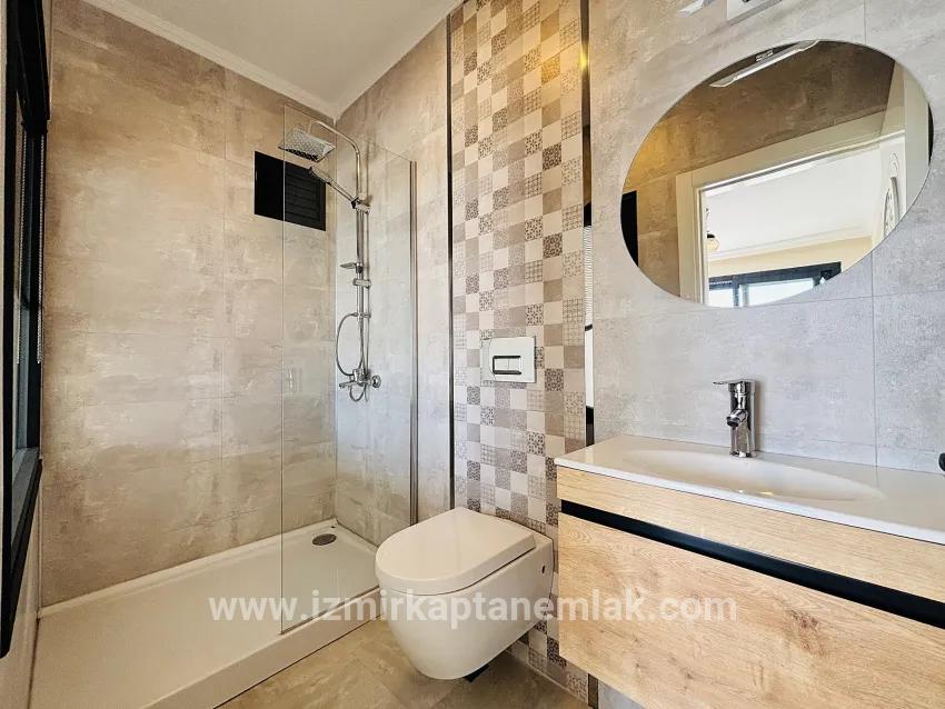 4+1 Bedroom Summerhouse For sale in Payamlı Nbh. Seferihisar Doğanbey - 300 m²