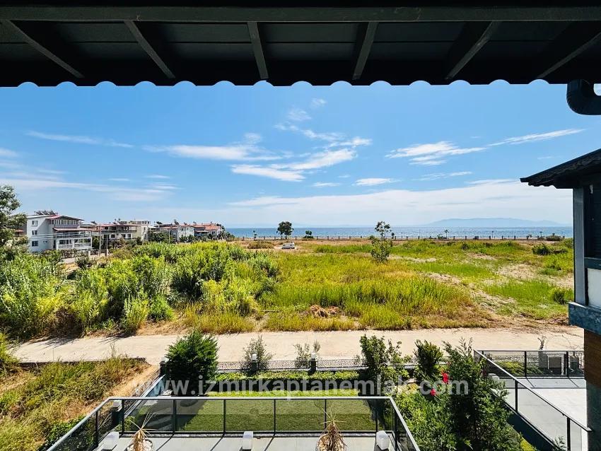 4+1 Bedroom Summerhouse For sale in Payamlı Nbh. Seferihisar Doğanbey - 300 m²