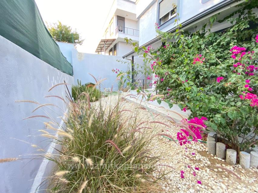 Airy 3+1 Villa With Garden For Sale In Seferihisar Ürkmez