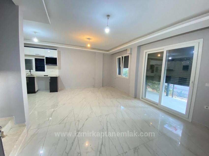 Airy 3+1 Villa With Garden For Sale In Seferihisar Ürkmez