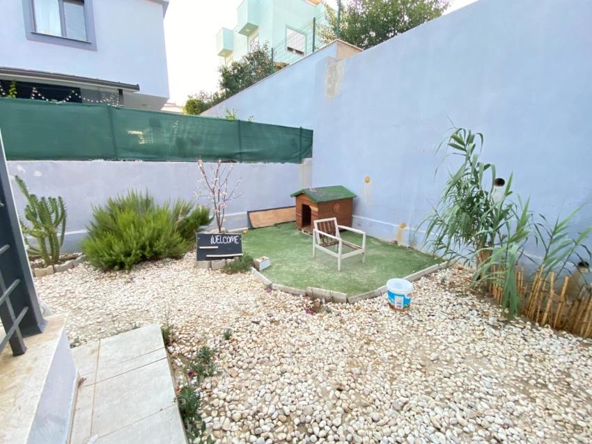 Airy 3+1 Villa With Garden For Sale In Seferihisar Ürkmez