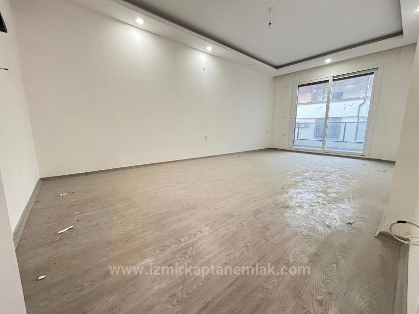 Separate Kitchen 130 M² 3+1 Apartment With Elevator For Sale In Seferihisar Ürkmez