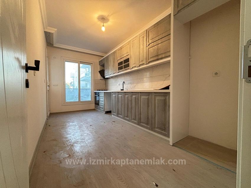 Separate Kitchen 130 M² 3+1 Apartment With Elevator For Sale In Seferihisar Ürkmez