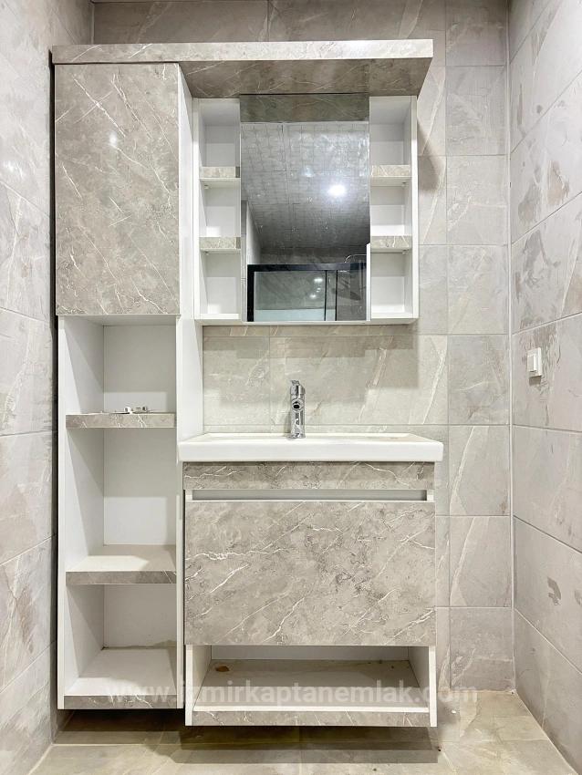 Separate Kitchen 130 M² 3+1 Apartment With Elevator For Sale In Seferihisar Ürkmez