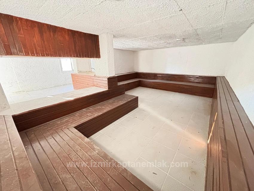 2+1 Apartment For Sale In Seferihisar Ürkmez With Separate Kitchen And Garden, No Expenses