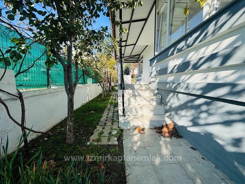 4+1 Triplex With Detached Parking And Garden In Seferihisar Doğanbey