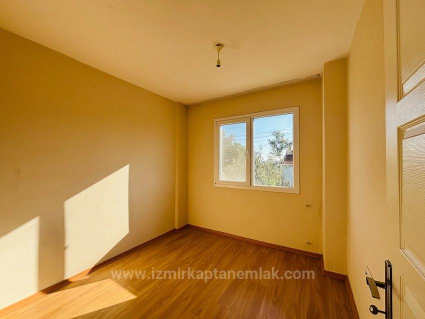 4+1 Triplex With Detached Parking And Garden In Seferihisar Doğanbey