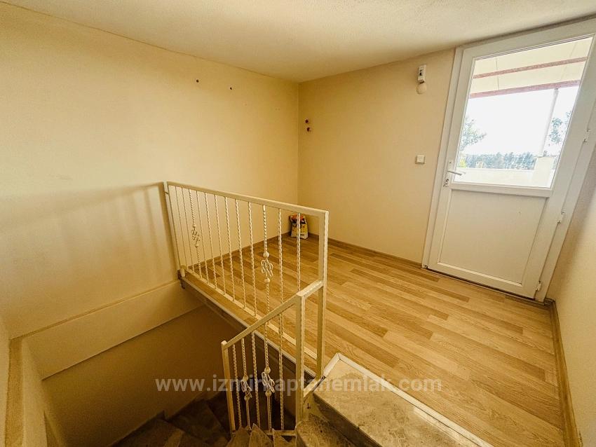 4+1 Triplex With Detached Parking And Garden In Seferihisar Doğanbey