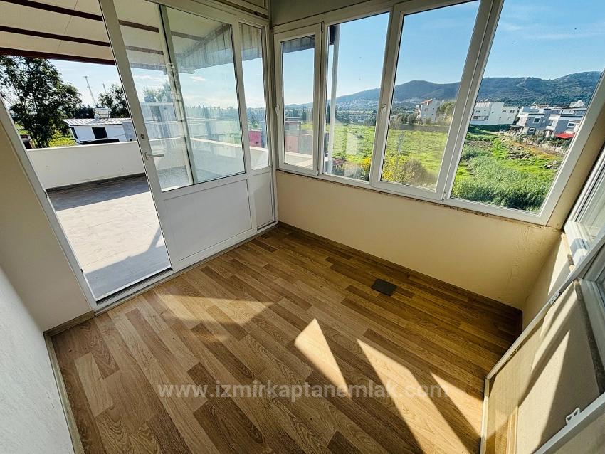 4+1 Triplex With Detached Parking And Garden In Seferihisar Doğanbey