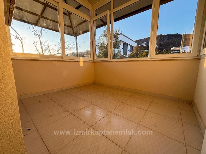 4+1 Triplex With Detached Parking And Garden In Seferihisar Doğanbey