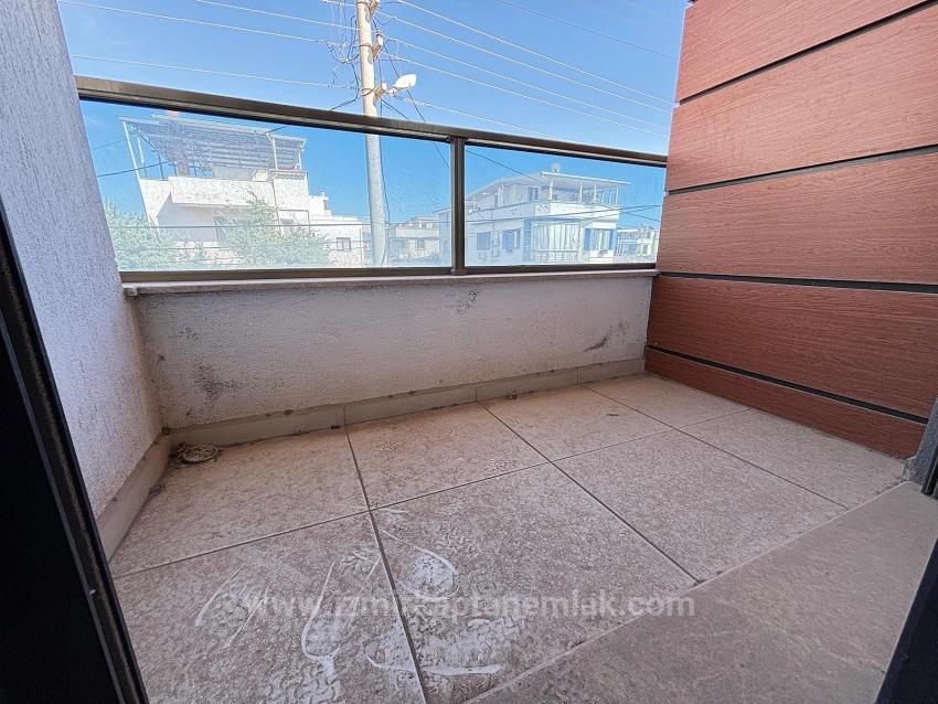 Spacious 3+1 Villa For Sale In Seferihisar Doğanbey Center