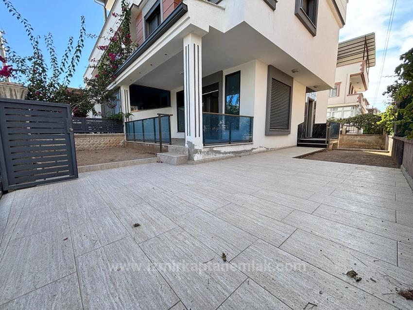 3+1 Villa For Sale With Parking And Garden In Seferihisar Doğanbey, 500 Meters From The Beach