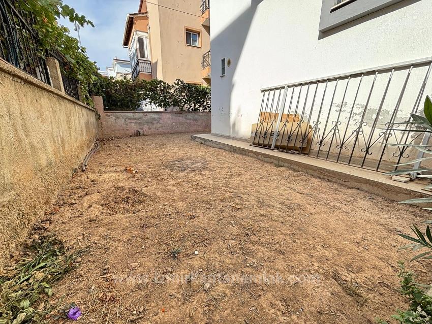 3+1 Villa For Sale With Parking And Garden In Seferihisar Doğanbey, 500 Meters From The Beach