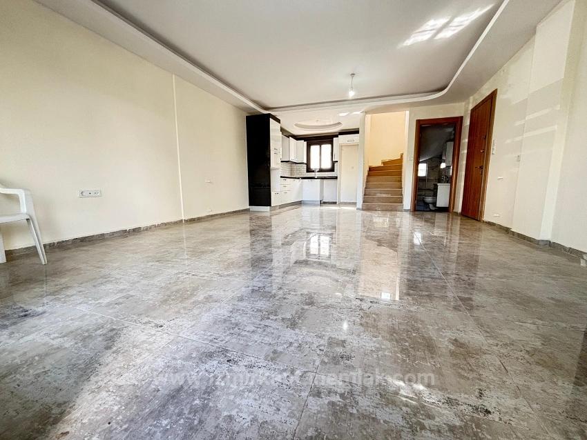 3+1 Villa For Sale With Parking And Garden In Seferihisar Doğanbey, 500 Meters From The Beach