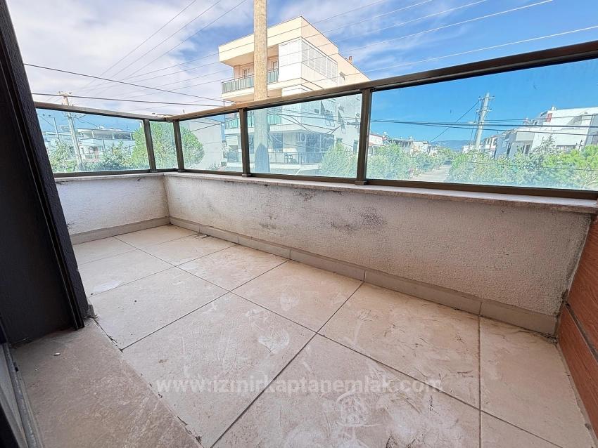 3+1 Villa For Sale With Parking And Garden In Seferihisar Doğanbey, 500 Meters From The Beach