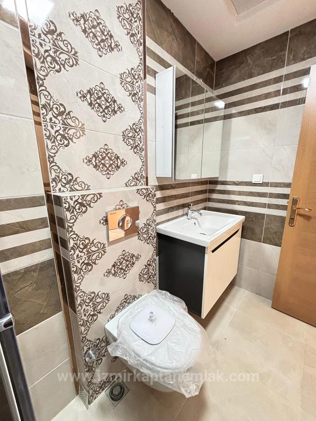 3+1 Villa For Sale With Parking And Garden In Seferihisar Doğanbey, 500 Meters From The Beach