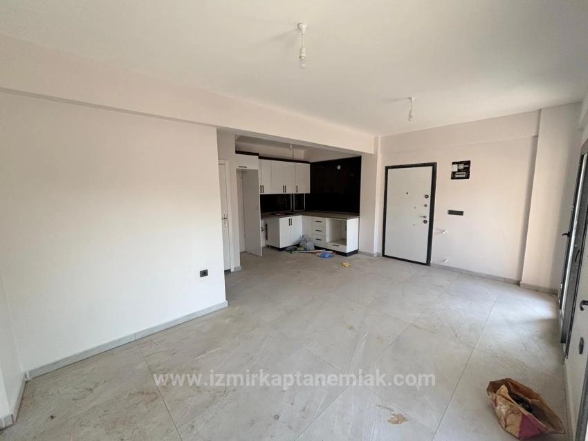 2+1 Villa For Sale In Seferihisar Payamlı With Garden, Zero Construction And Occupancy Permit