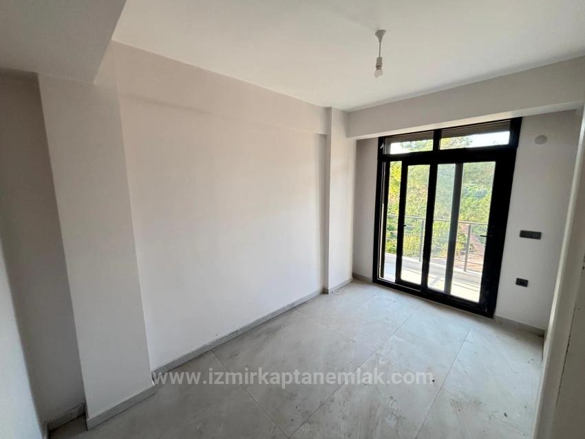2+1 Villa For Sale In Seferihisar Payamlı With Garden, Zero Construction And Occupancy Permit