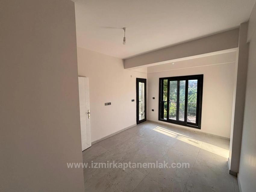 2+1 Villa For Sale In Seferihisar Payamlı With Garden, Zero Construction And Occupancy Permit