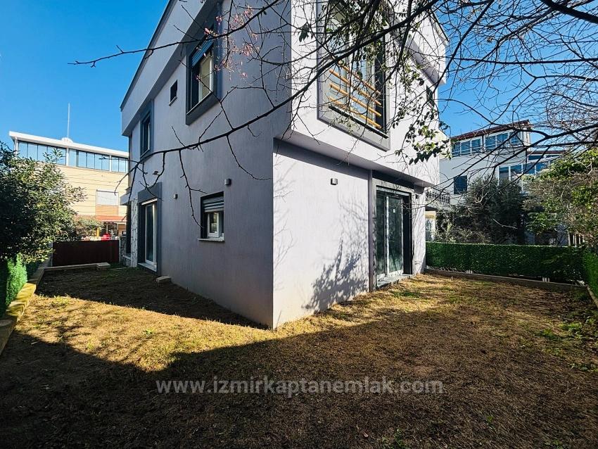 Detached, Spacious 3+1 Villa For Sale In Seferihisar Payamlı Center