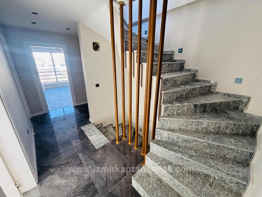 Detached, Spacious 3+1 Villa For Sale In Seferihisar Payamlı Center