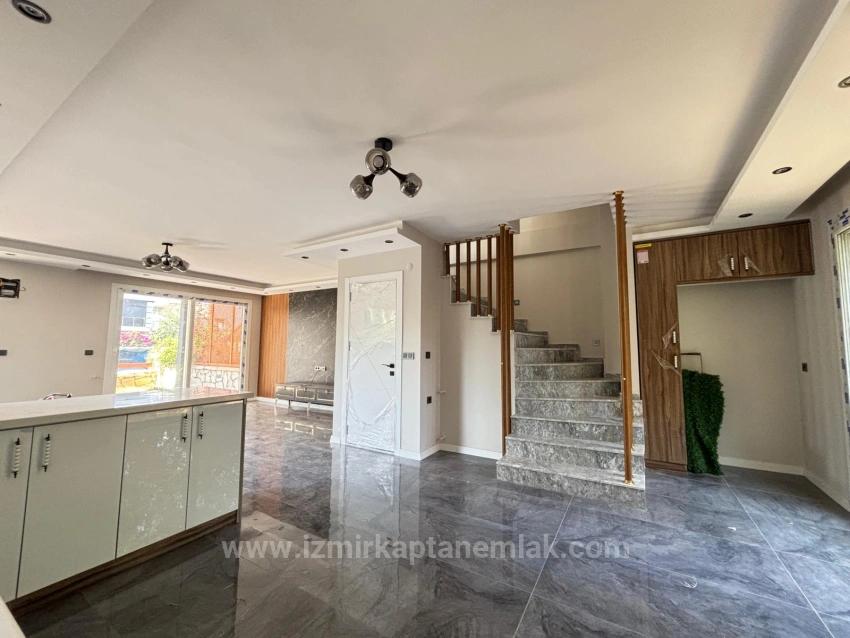 Detached, Spacious 3+1 Villa For Sale In Seferihisar Payamlı Center