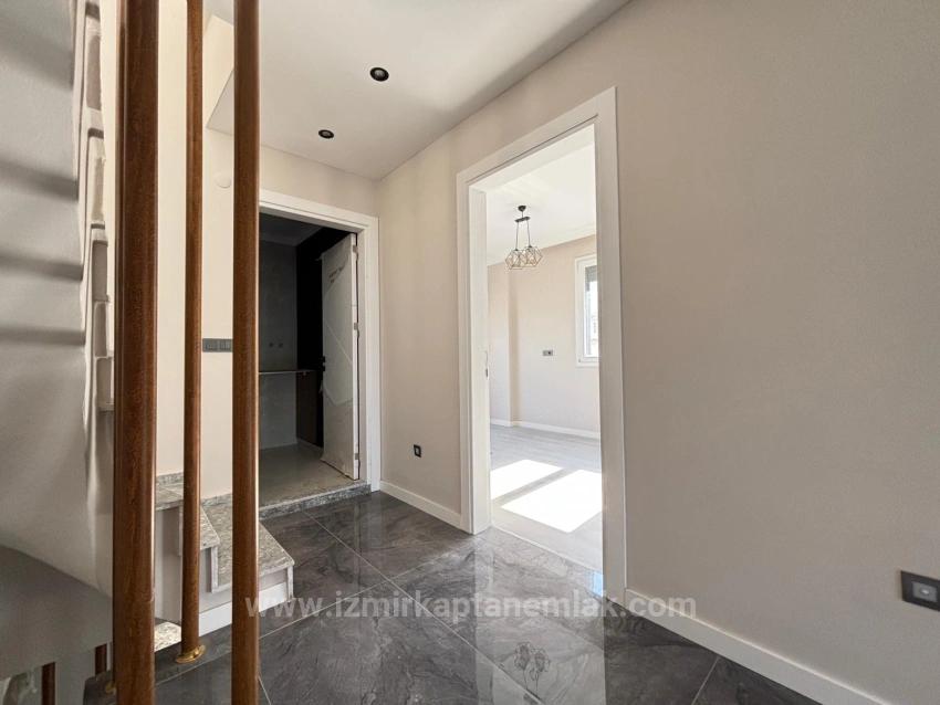 Detached, Spacious 3+1 Villa For Sale In Seferihisar Payamlı Center